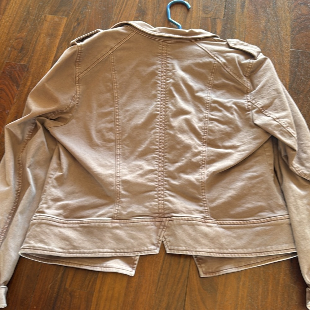 White House black market Jean jacket in light pink - Picture 4 of 4